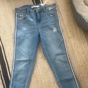 Hidden Jeans: Size 28, open ankle slit